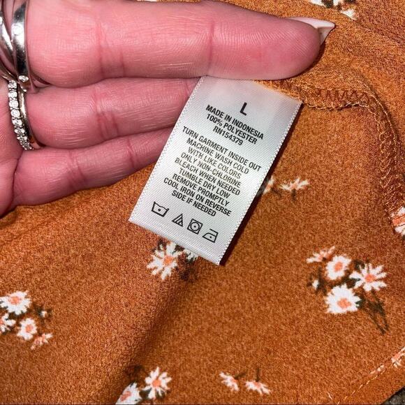 Aeropostale skirt mustard yellow and white floral pattern light weight SZ L - Picture 4 of 7